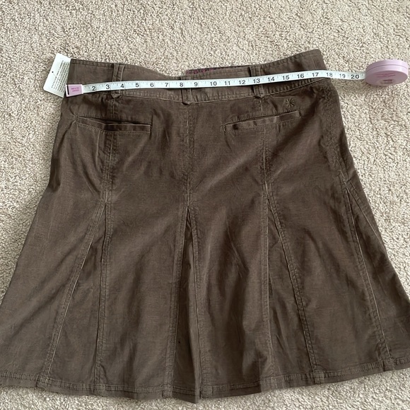 Athletes skirt, size 12, new with tags - Picture 5 of 7